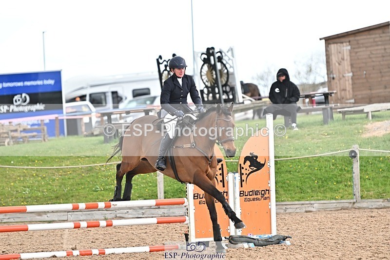 250414-104256-00205 - 80cm Round 1