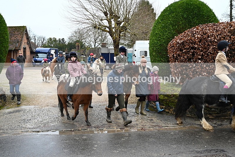 WJ7_9312 - Walk out..