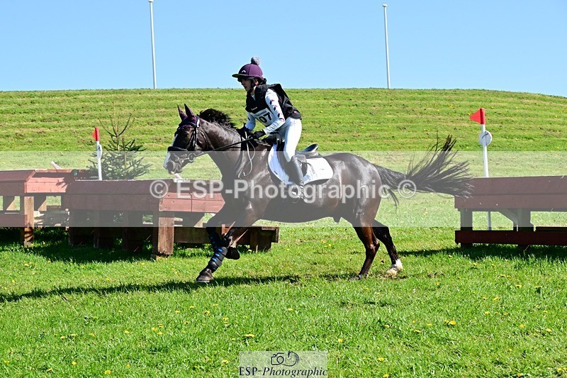 260419-102859-09000 - M-607-Jess.Coombes