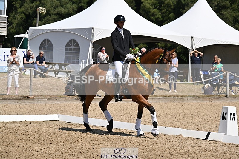 250810A-132622-06602 - Medium SILVER Presentations