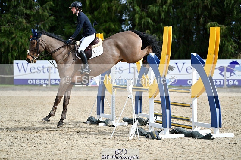 240324-124801-02677 - Cls 9 Snr 1.05m Open