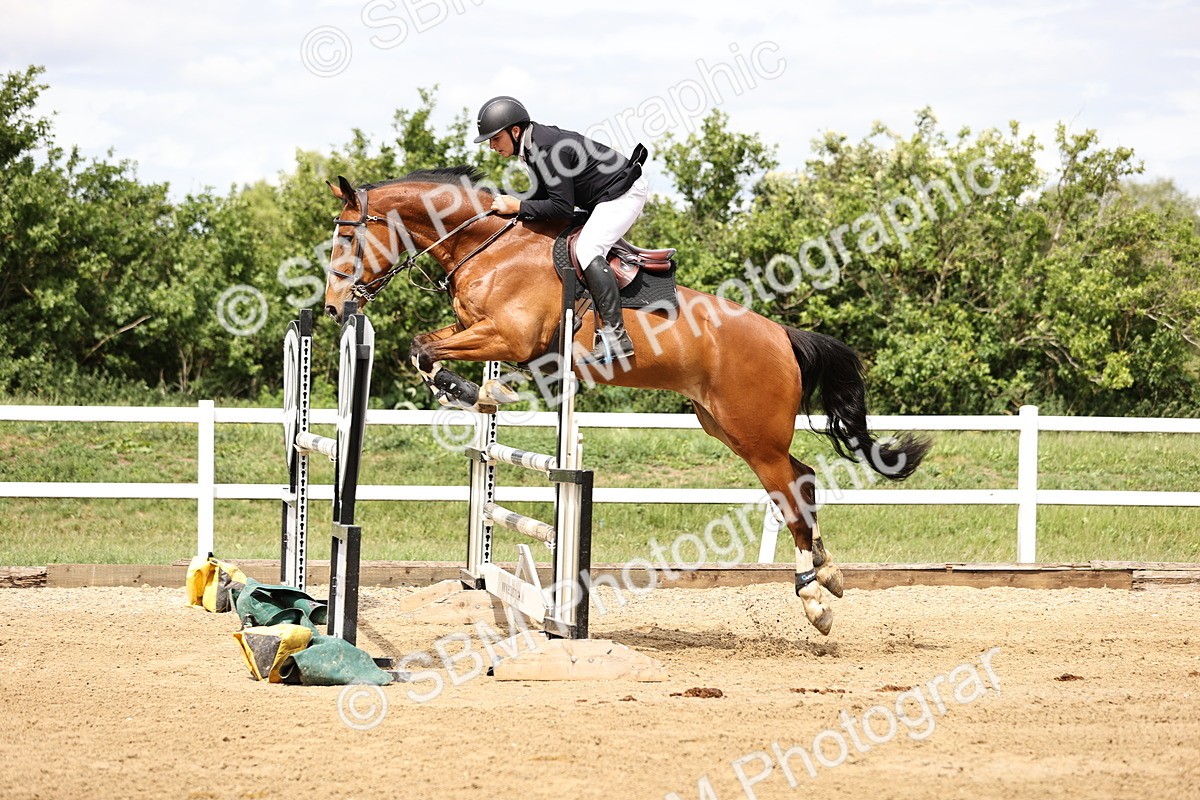 SBM_003429 - Class 11 - Senior Newcomers - 1.10m