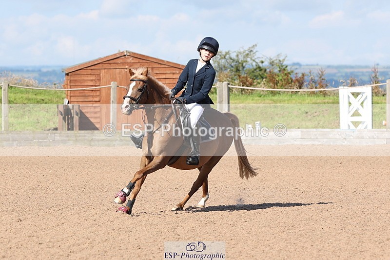 240714A-092604-01570 - Cls 1&2 128cm 10yrs & 70cm Open