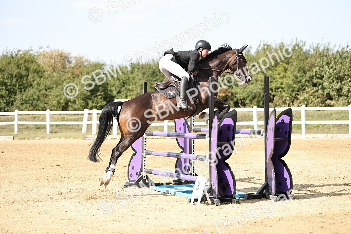 SBM_005138 - Class 6 = Senior Newcomers - 1.10m Open