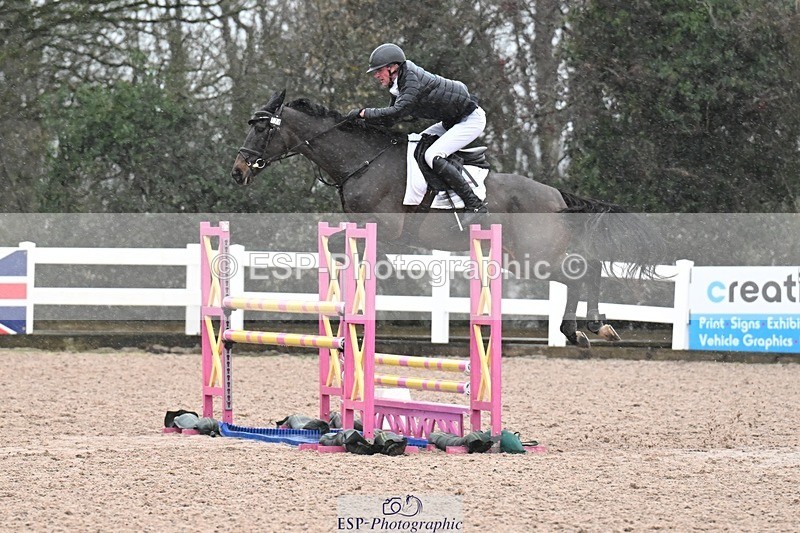 251205-124308-00517 - Cls 7 Snr Newcomers and 1.10m