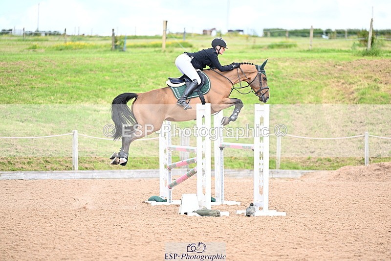 240608A-141947-02725 - Cls 5 Snr Foxhunter and 1.20m Open