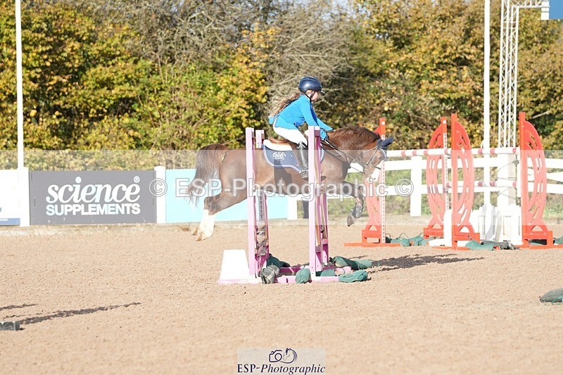 251025-101001-00025 - Cls 1+3 10 Yrs + Pony Intro 70cm