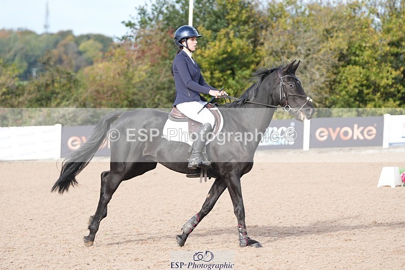 251005-102646-02545 - Cls 22 British Novice and 90cm