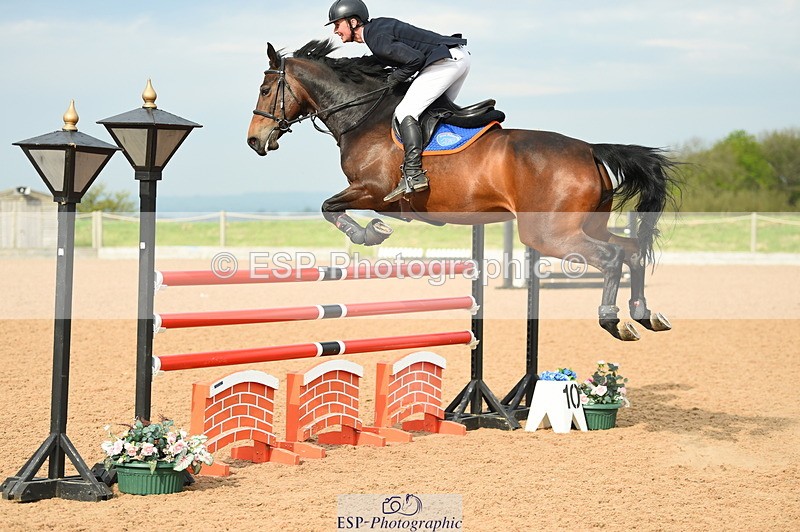 230504A-090830-00286 - Cls 8 Snr Foxhunter
