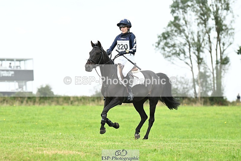 240831A-144003-04696 - 220-Xanthe.Baylis-TULLIBARDS.HERSELF