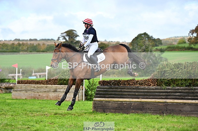 251025A-111405-18327 - E-386-Zara.Head