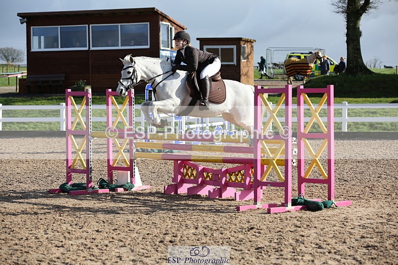 240211A-113115-02466 - Cls 5 Pony Newcomers & 1m Open