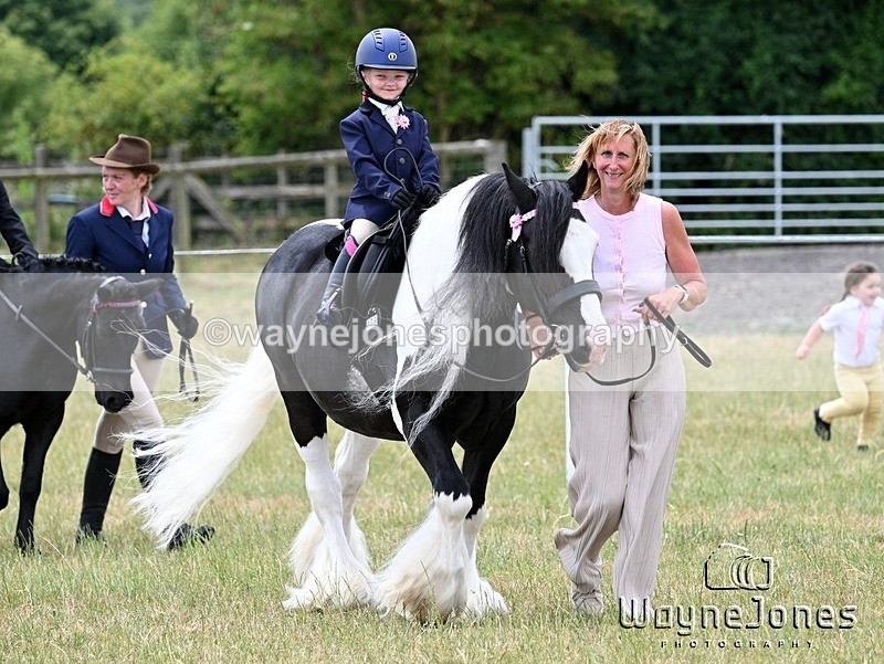 WJ7_3710 - Nancy & Churchill's first Show 22-06-25