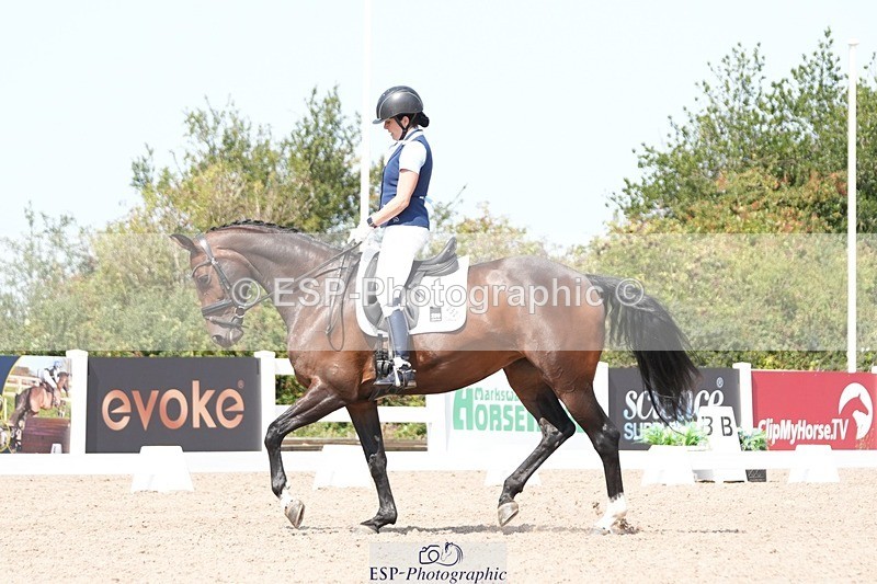 250817-125842-09531 - 052-Marcela.PomphreyLinkeltje.DE.J