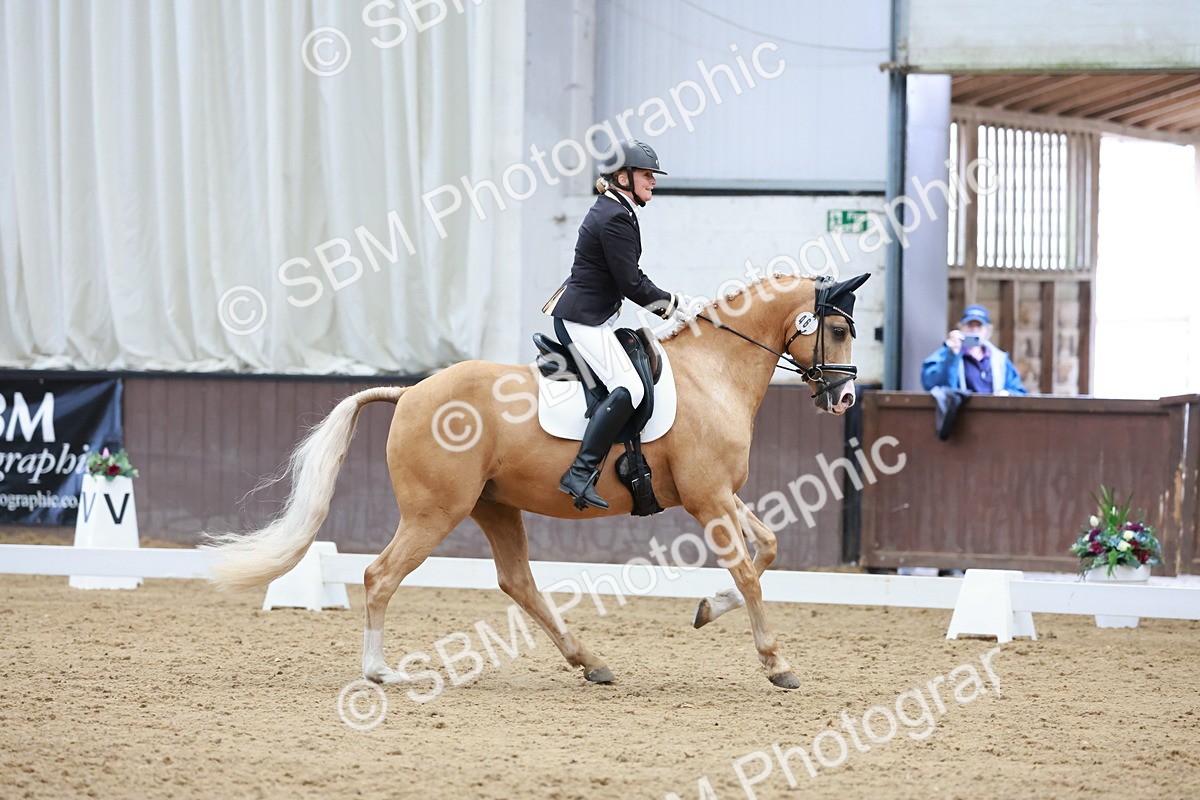 SBM_009864 - Class 6b - Novice 6 - 12.40-13.43