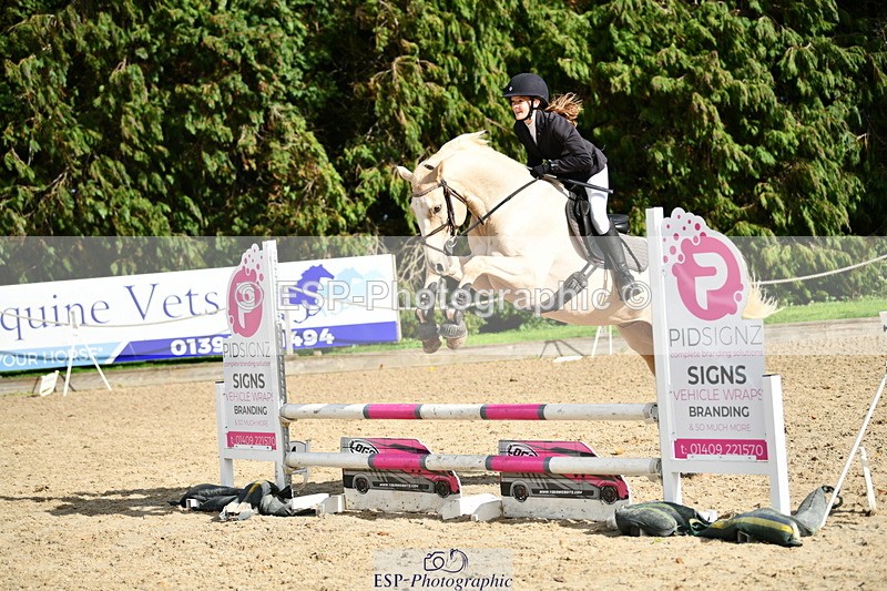 251004A-145852-01611 - Classes 8 & 9 70cm