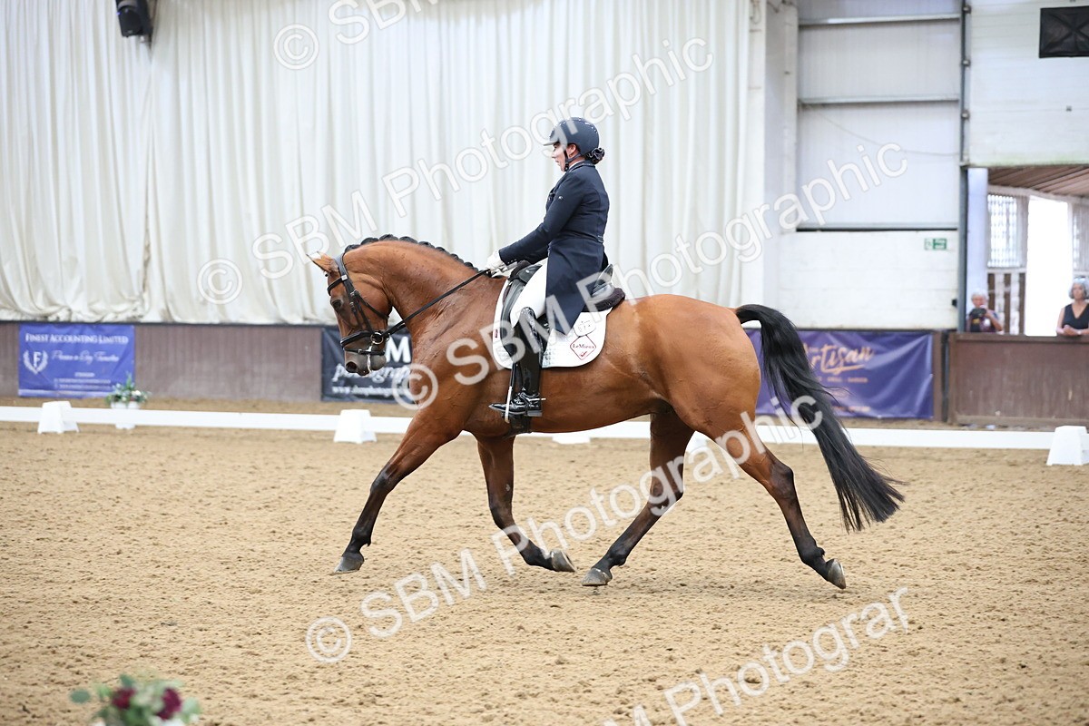 SBM_004430 - Class 9 - FEI Inter 1 Gold - 15.55-16.43
