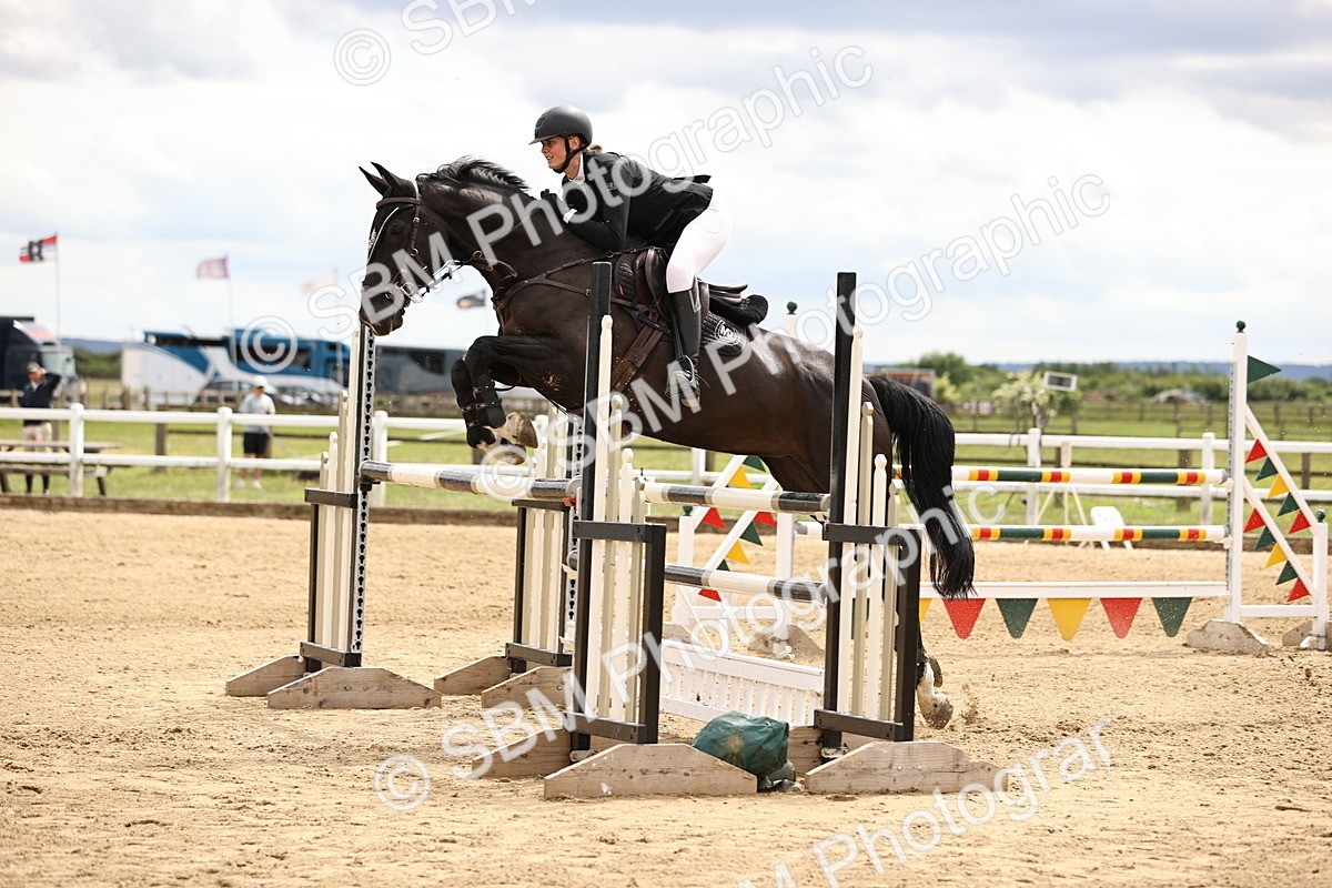 SBM_003325 - Class 11 - Senior Newcomers - 1.10m
