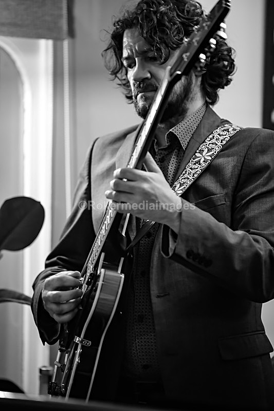  - TOM & SIMON GARDNER PLAY BROTHERS CANDOLI