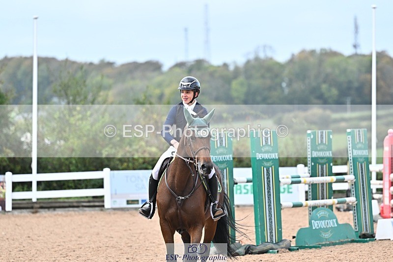 261014-124346-00474 - Cls  05 Snr Newcomers & 1.10m Open