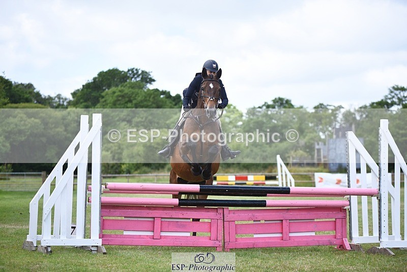 240630-121302-00660 - 927-Jen_Unwin-Hun_Ros_Tolketna