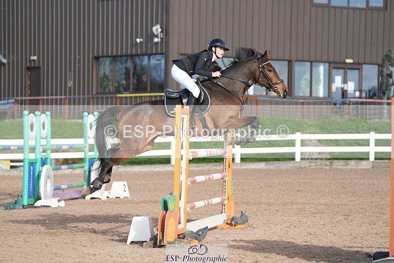 251108-130031-02623 - Cls 13 Foxhunter and 1.20m Open
