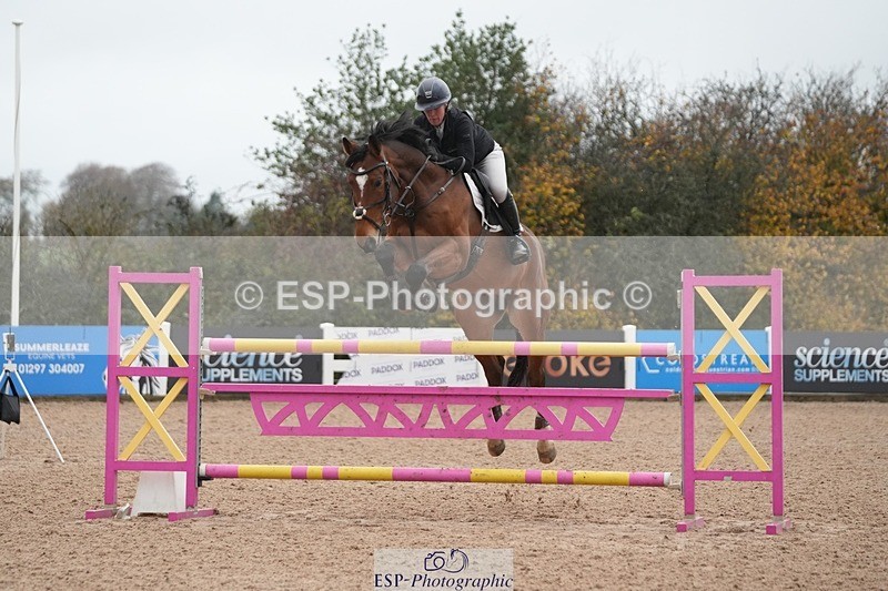 251107-132909-01159 - Cls 6 Foxhunter and 1.20m Open