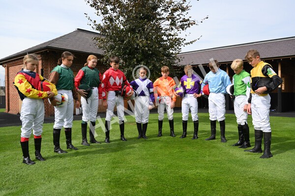 yr04092022p2-2 - 12.50pm. 148cm Open Pony Race