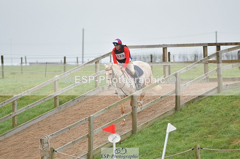 240203A-103041-00129 - 70cm