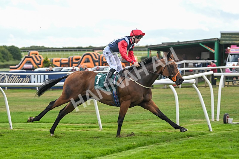 270825-Race 5-Glory Fighter-6471 - Race 5