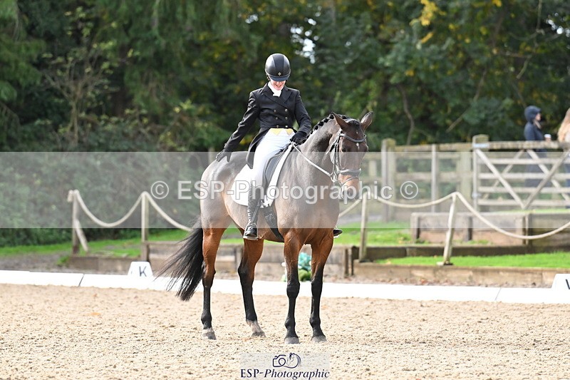 251023A-105424-01587 - B-132-Hannah.R.Jones