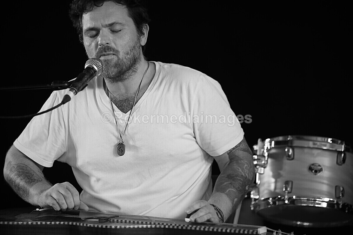 FOLK N BLUES-214 - FOLK and BLUES SEPT 2022