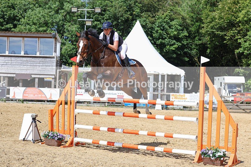 3E7A7494 - Class 8: Senior Newcomers/1.10m open