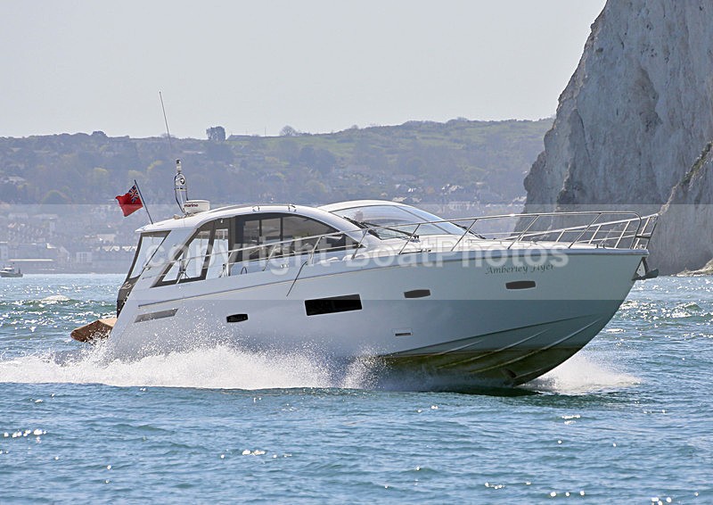 140418 AMBERLEY FLYER SEALINE S42 WT7A8023 - Motorboats - Hardtop