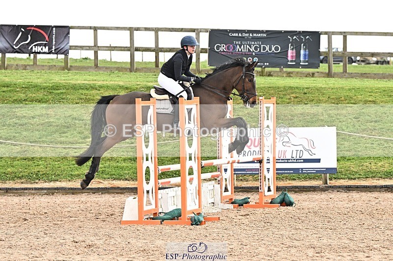 250416-094541-00096 - Cls 1 British Novice and 90cm