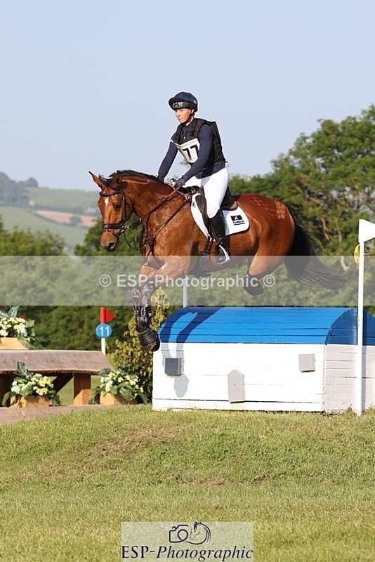 230527-181912-14631 - 177-ARGENTINO_BK-Dani_Evans-XC