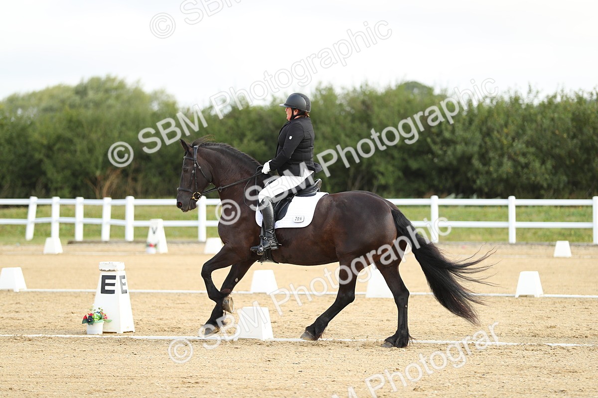 SBM_015044 - Class 13 - Novice 23 - 8,30-9.33