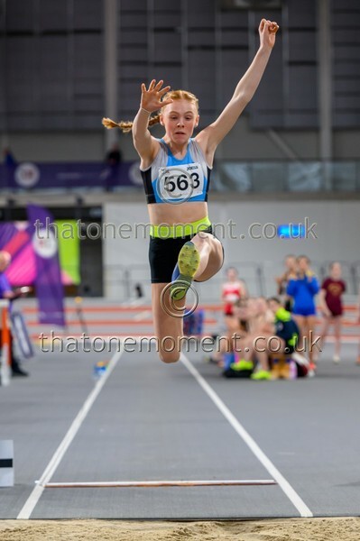 AgeInd25SAT-917526 - Field Female