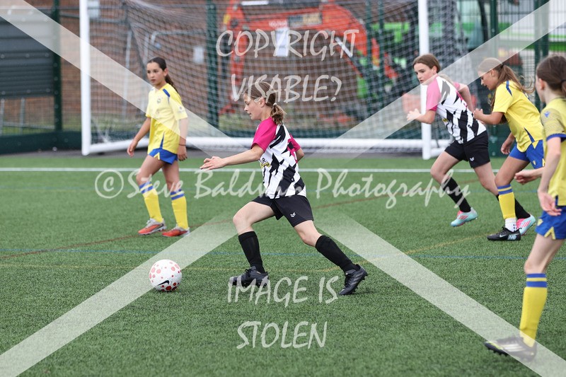 1DX31332 - Sat 6th U12 Girls