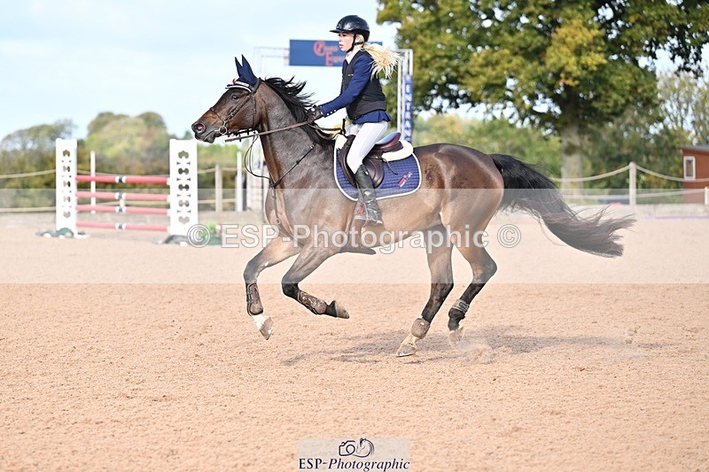 251005-104544-02854 - Cls 15 Foxhunter and 1.20m