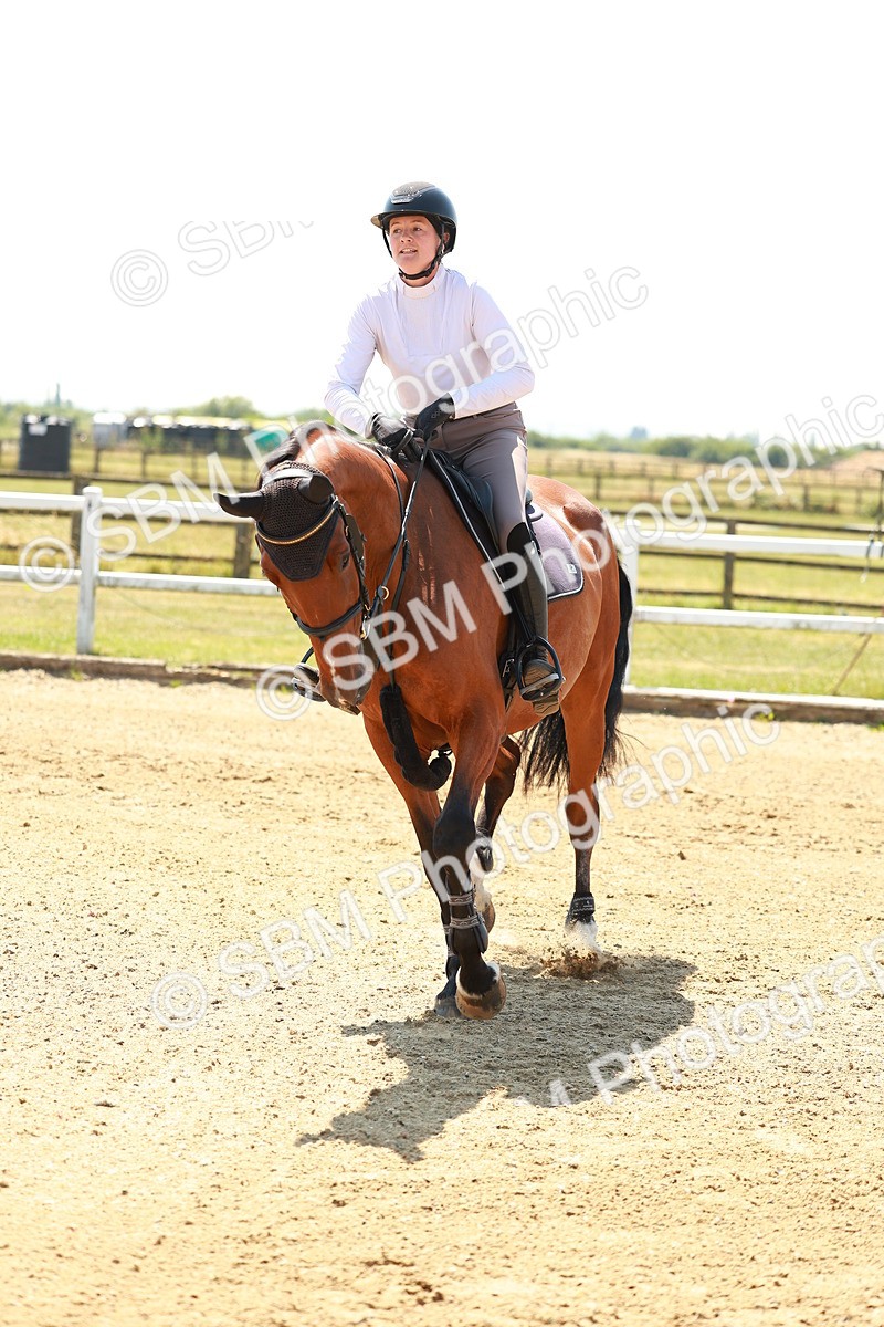 SBM_001584 - Class 4 - Senior Newcomers - 1.10m