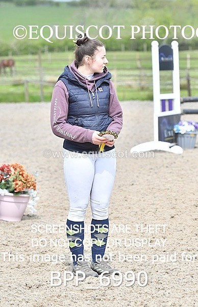 BPP_6990 - CLASS 4 FRI Senior BritiNovice/ 90cm Open