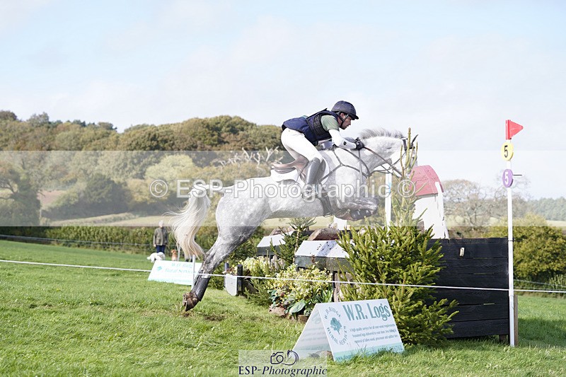 241025-130322-08411 - 107-Simon.Grieve-BEST.ESCAPADE