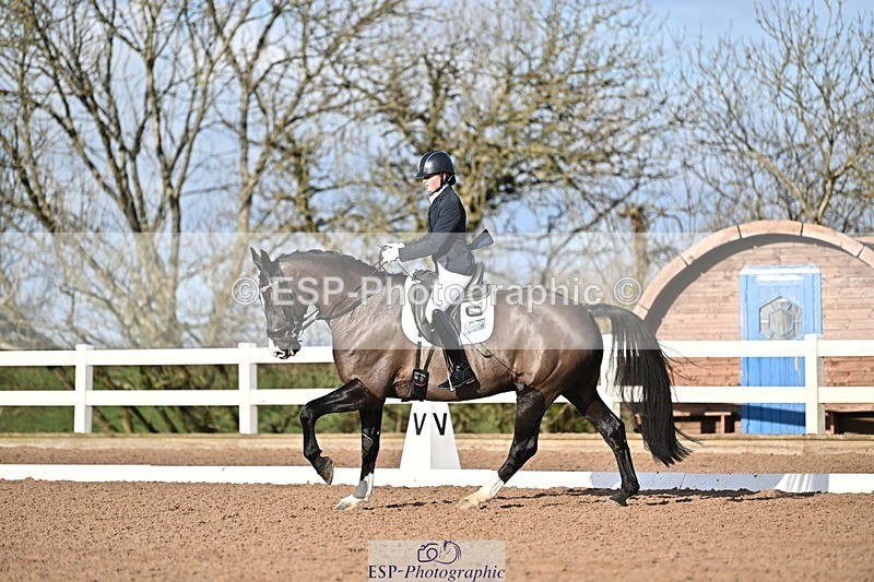 241214-111036-01319 - 144-Natasha.Rumble-Week.Orchard.Leo