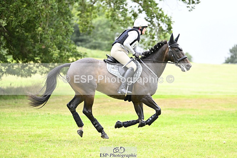 240825X-172308-37728 - 80cm XC 16.30 to 17.30