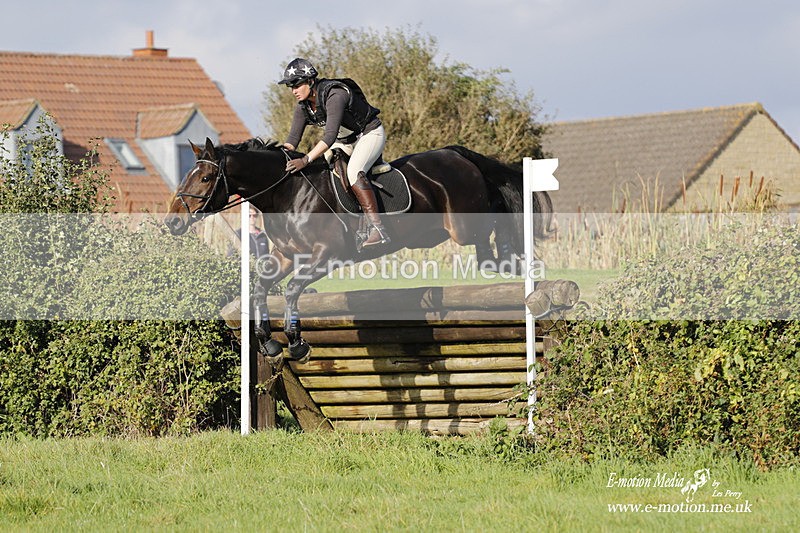  WWHT 171021 4006 - Open (1.00m)  17/10/21