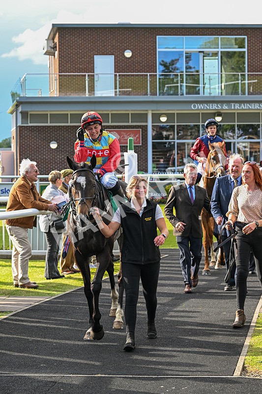 160624-Race 6-Letsbefrank-9249 - Race 6