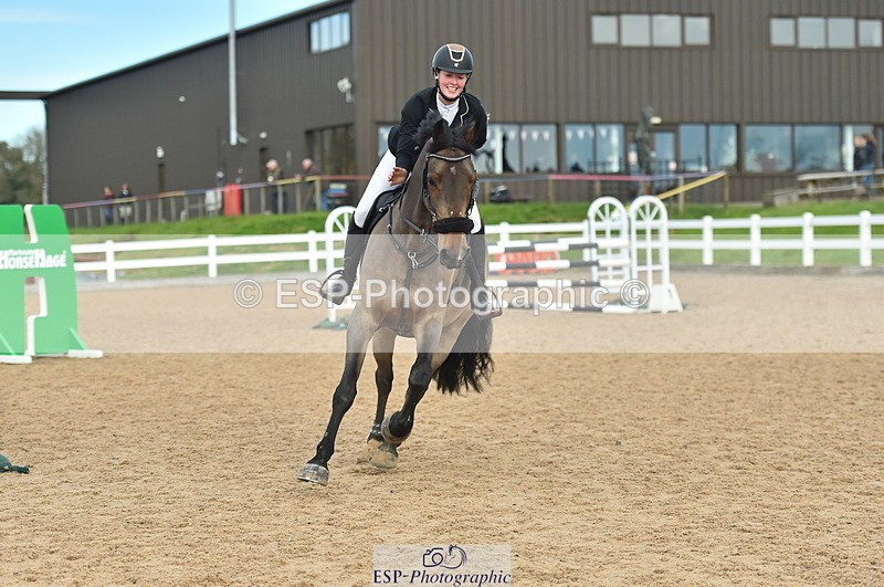 231111A-122618-01842 - Cls 12 Newcomers & 1.10m Open