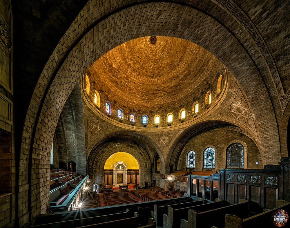 B'Nai Jeshurun Synagogue/Hopewell Baptist Church | Rear Balcony - B'nai Jeshurun Synagogue/Hopewell Baptist Church