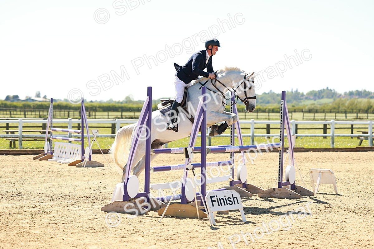 SBM_001400 - Class 4 - Senior Newcomers 1.10m